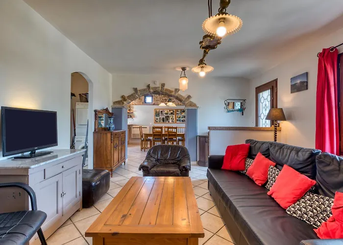 La Treve Semesterbostad