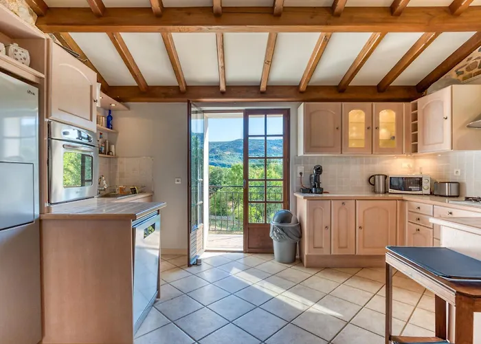 La Treve Semesterbostad